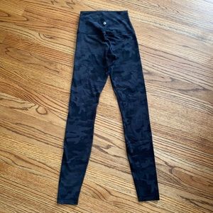 Lululemon Camo Align Pant 25” Size 2